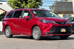 2026 Toyota Sienna XLE 8 PASSENGER