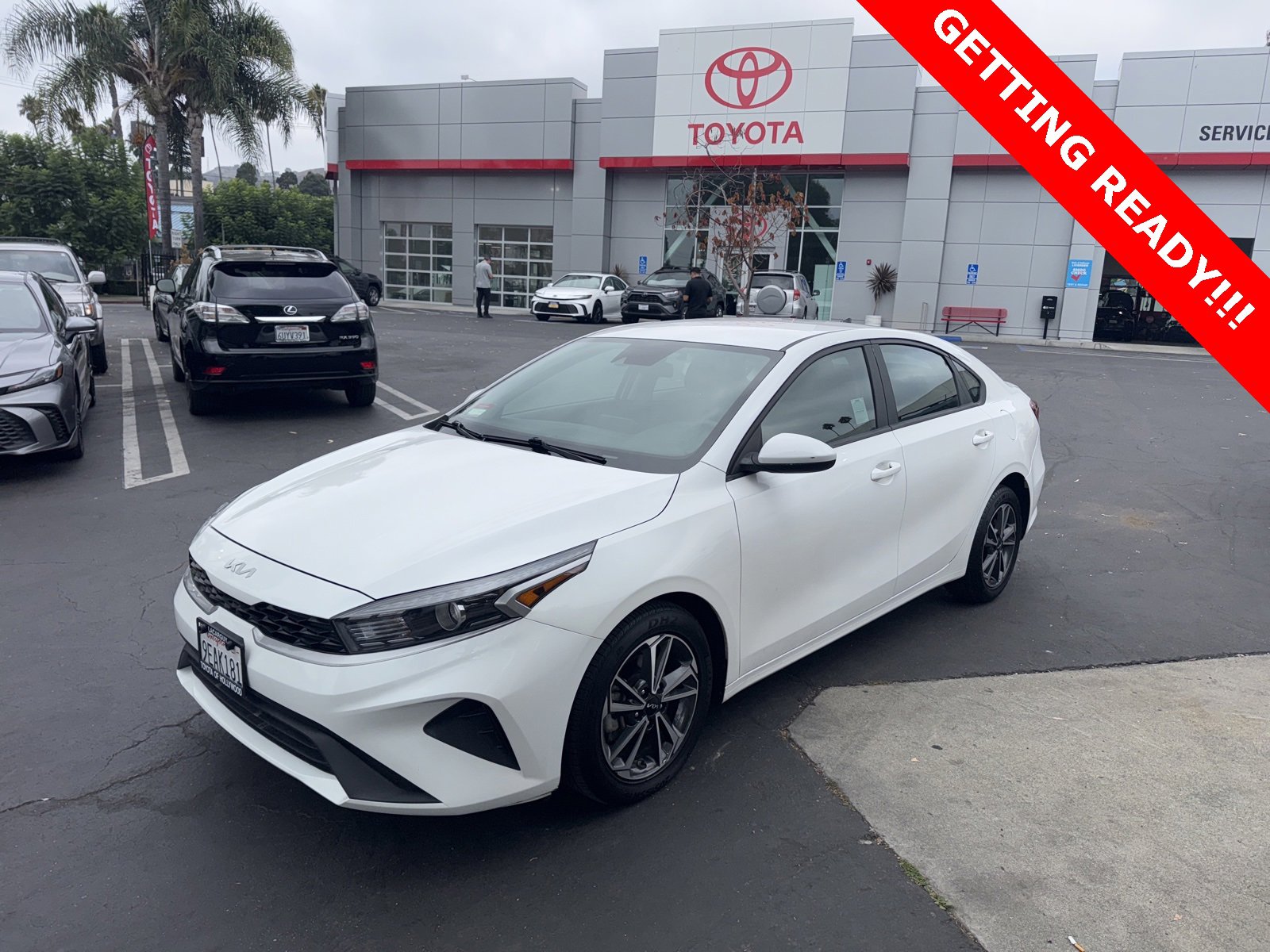 2023 Kia Forte LXS photo 3