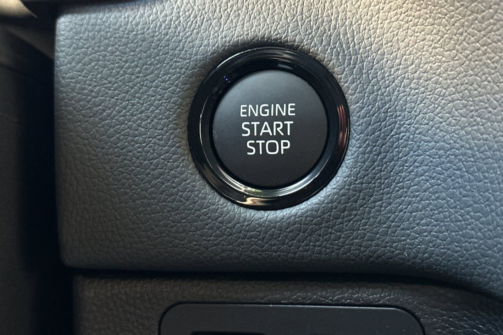 2025 Toyota Tundra Limited - Photo 23