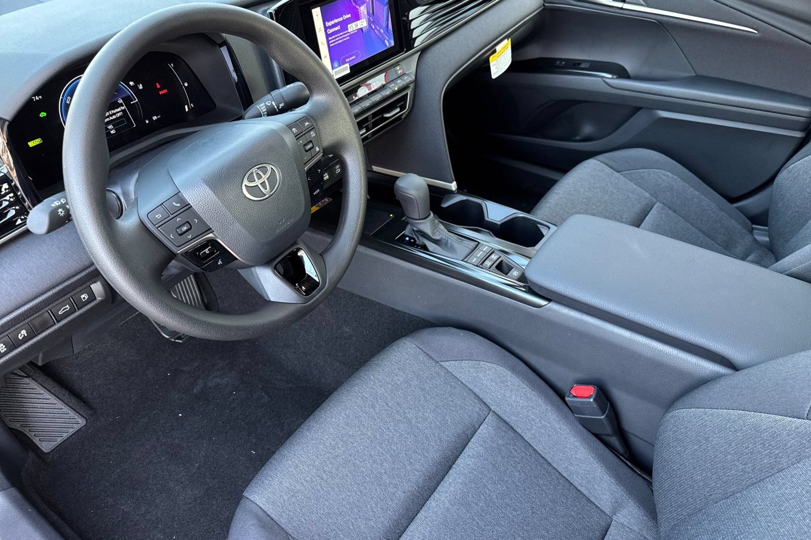 2026 Toyota Camry LE - Photo 10