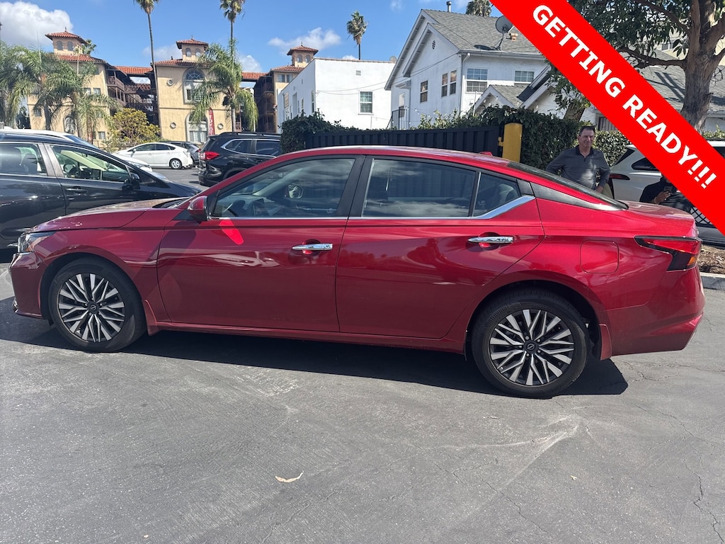2023 Nissan Altima 2.5 SV photo 2