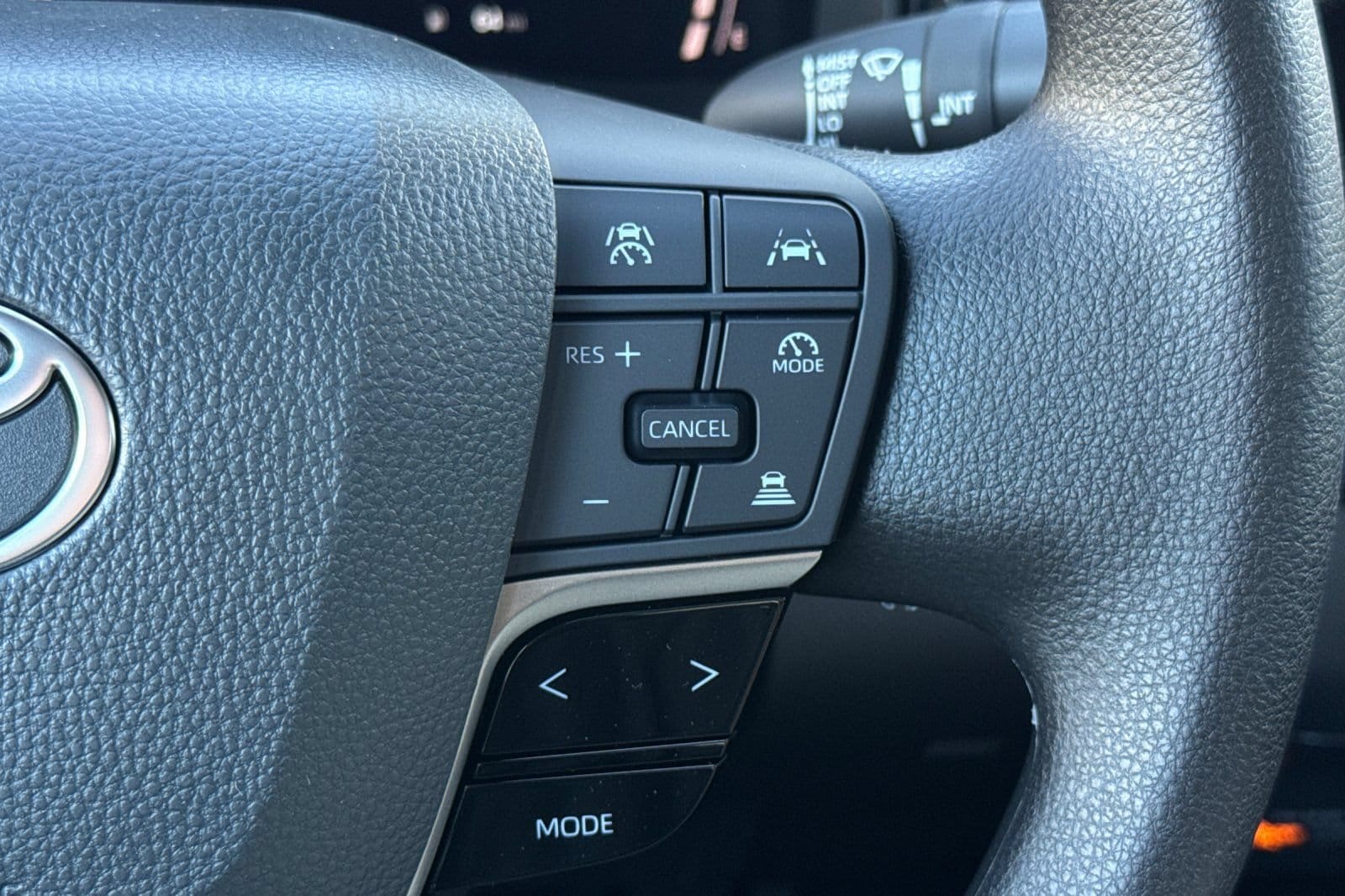 2026 Toyota Camry LE - Photo 28