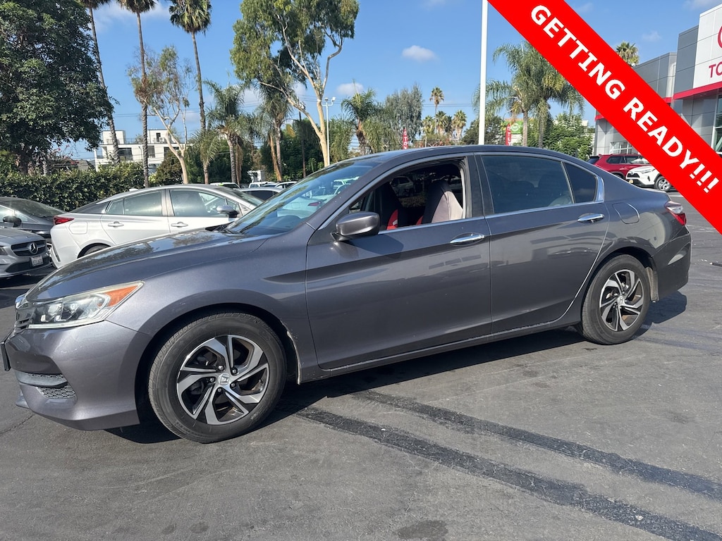 2017 Honda Accord LX photo 3