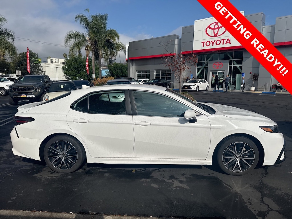 2023 Toyota Camry SE photo 4