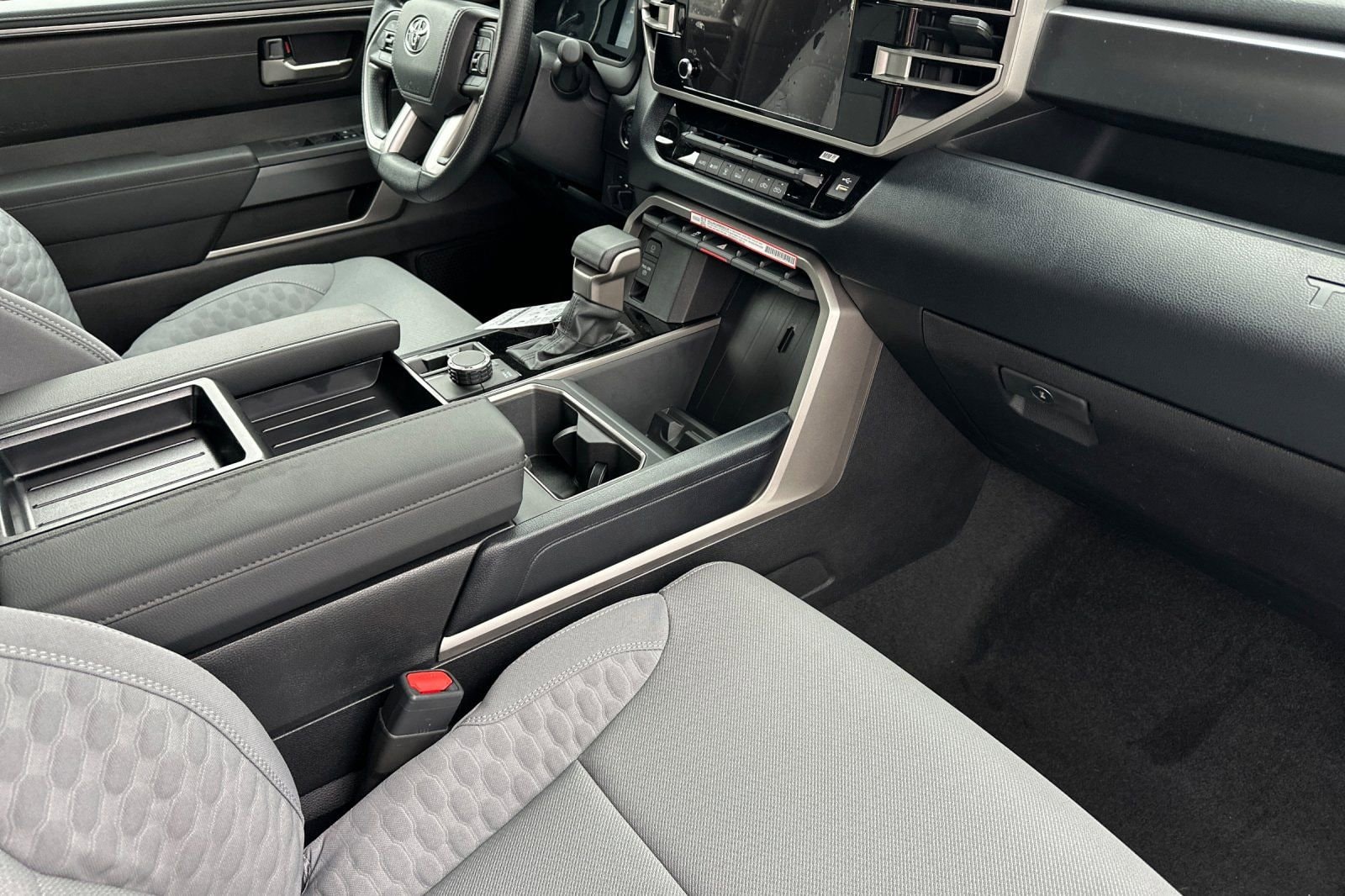 2025 Toyota Tundra SR5 - Photo 17