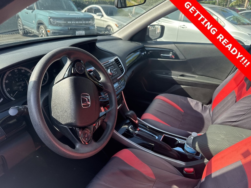 2017 Honda Accord LX photo 9