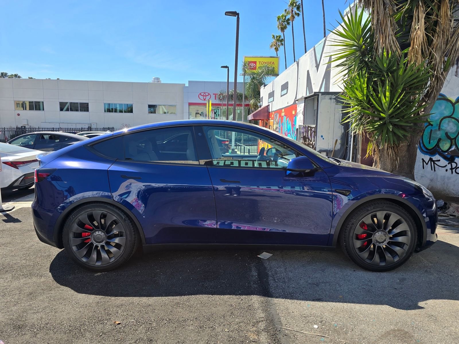 Used 2022 Tesla Model Y Performance with VIN 7SAYGDEF0NF531469 for sale in Los Angeles, CA