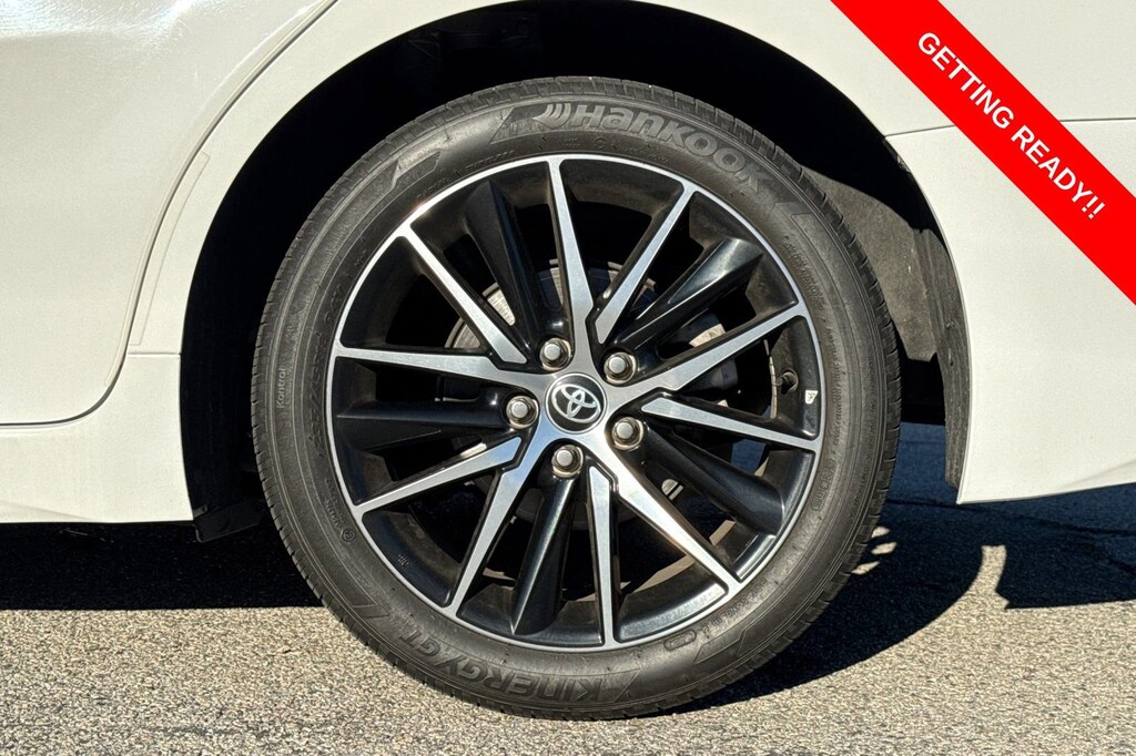 Used 2023 Toyota Camry SE Sedan