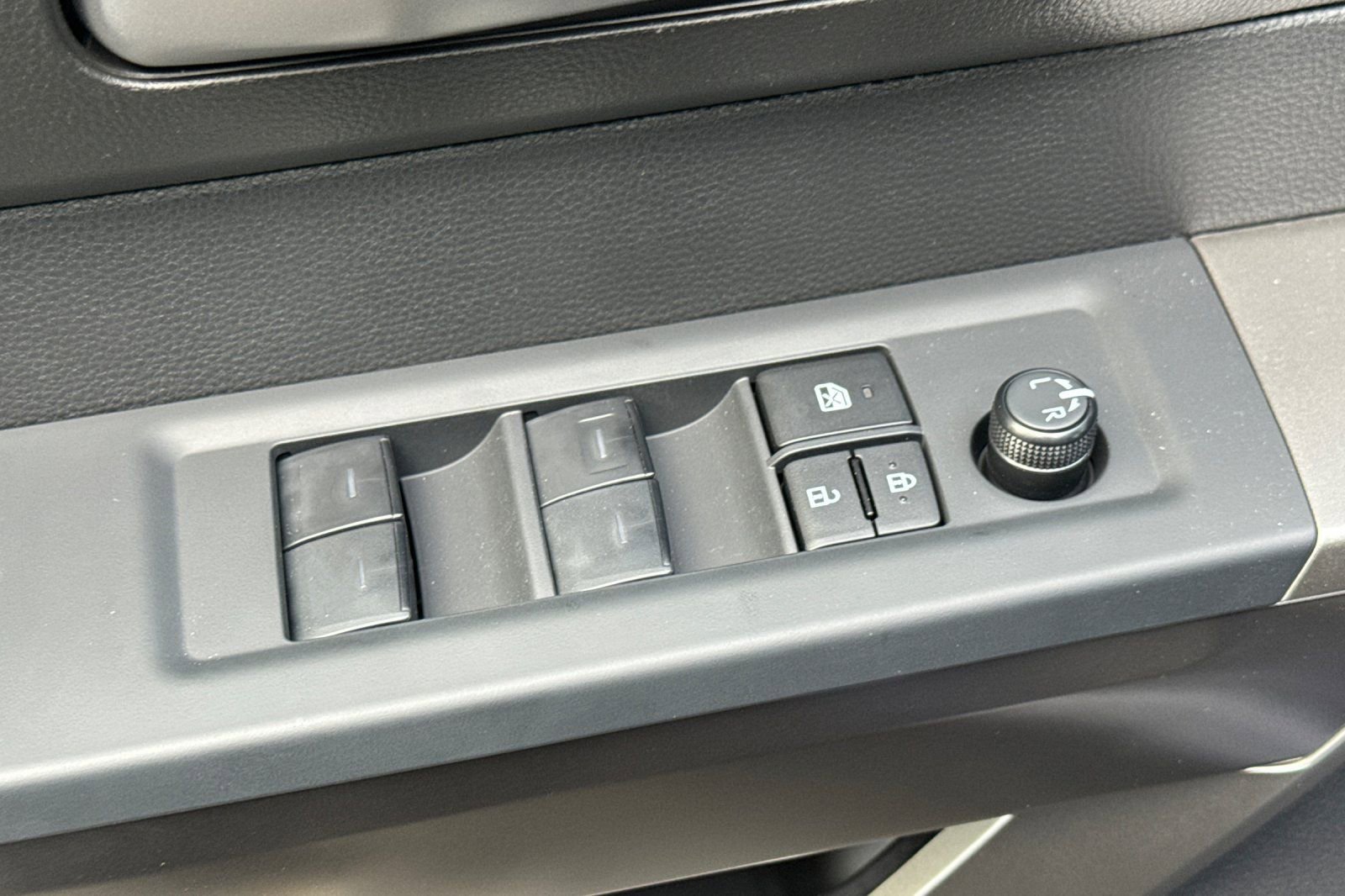 2026 Toyota Tundra SR5 - Photo 11