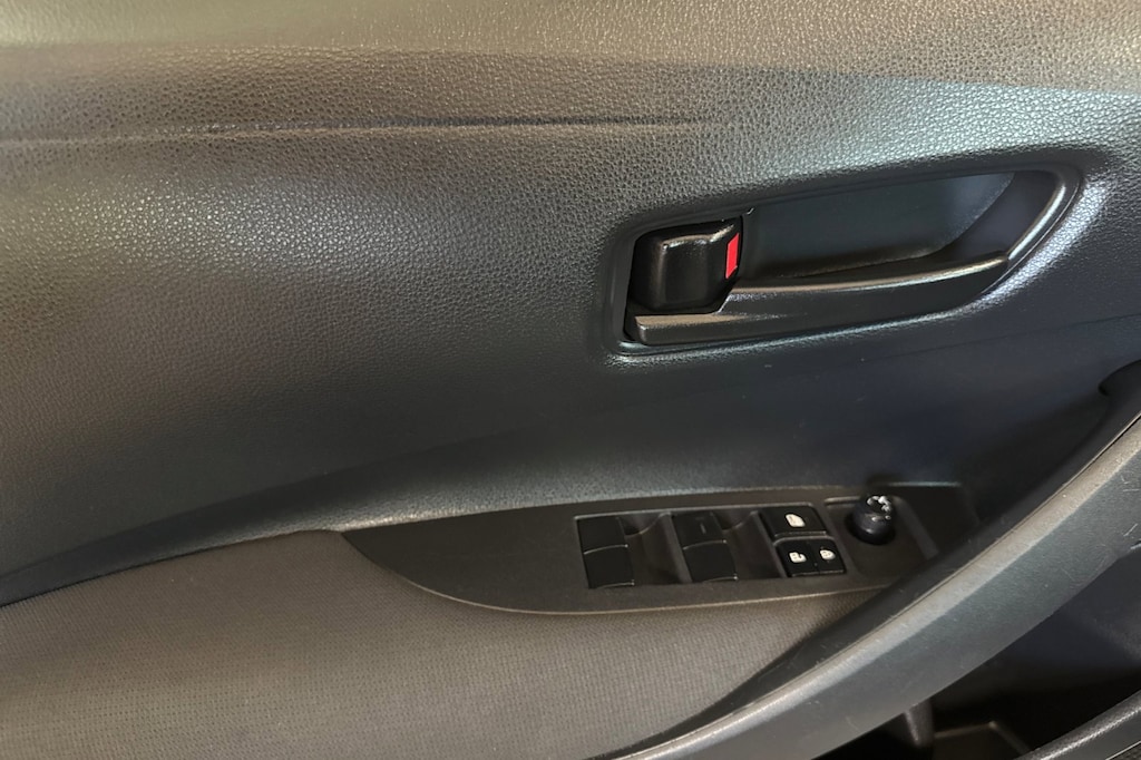 2023 Toyota Corolla LE photo 9