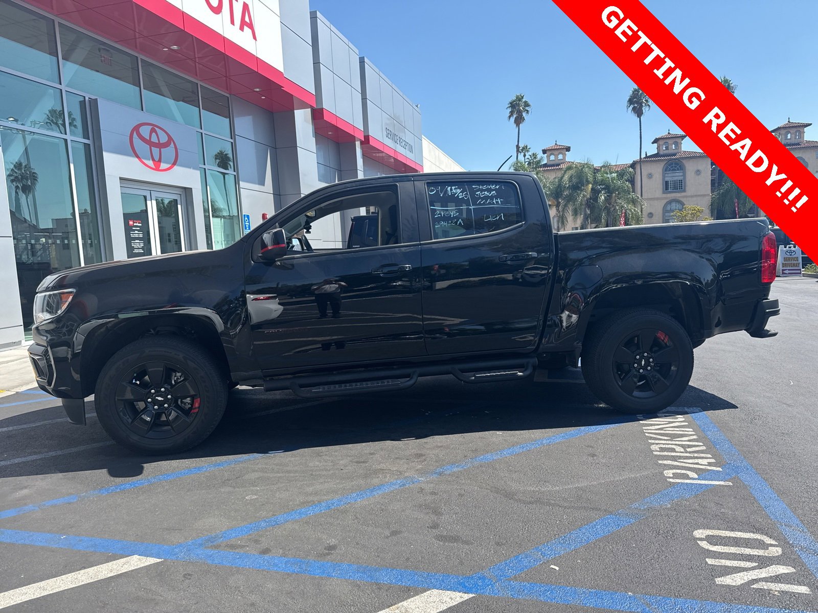 2021 Chevrolet Colorado LT photo 2