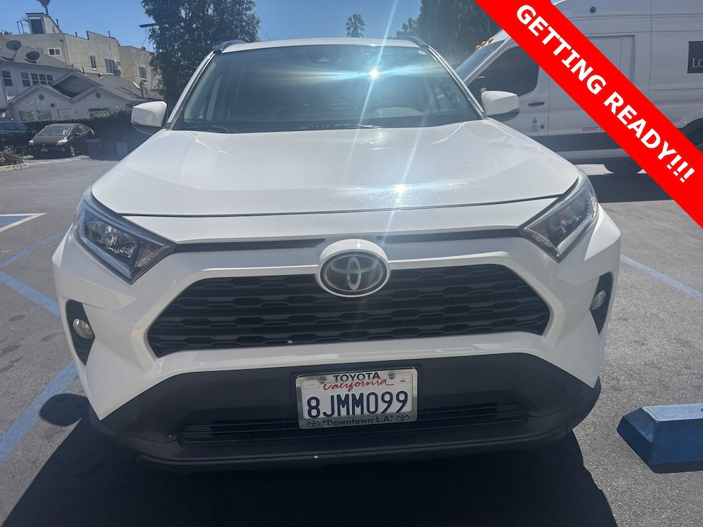 2019 Toyota RAV4 XLE photo 6