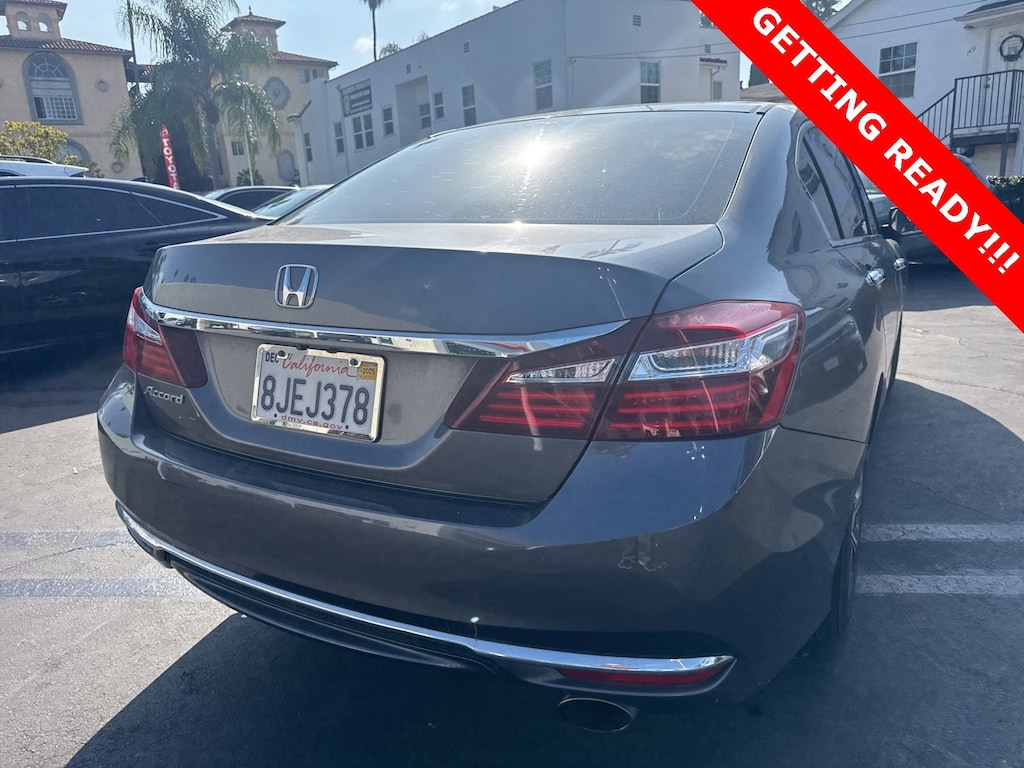 2017 Honda Accord LX photo 6