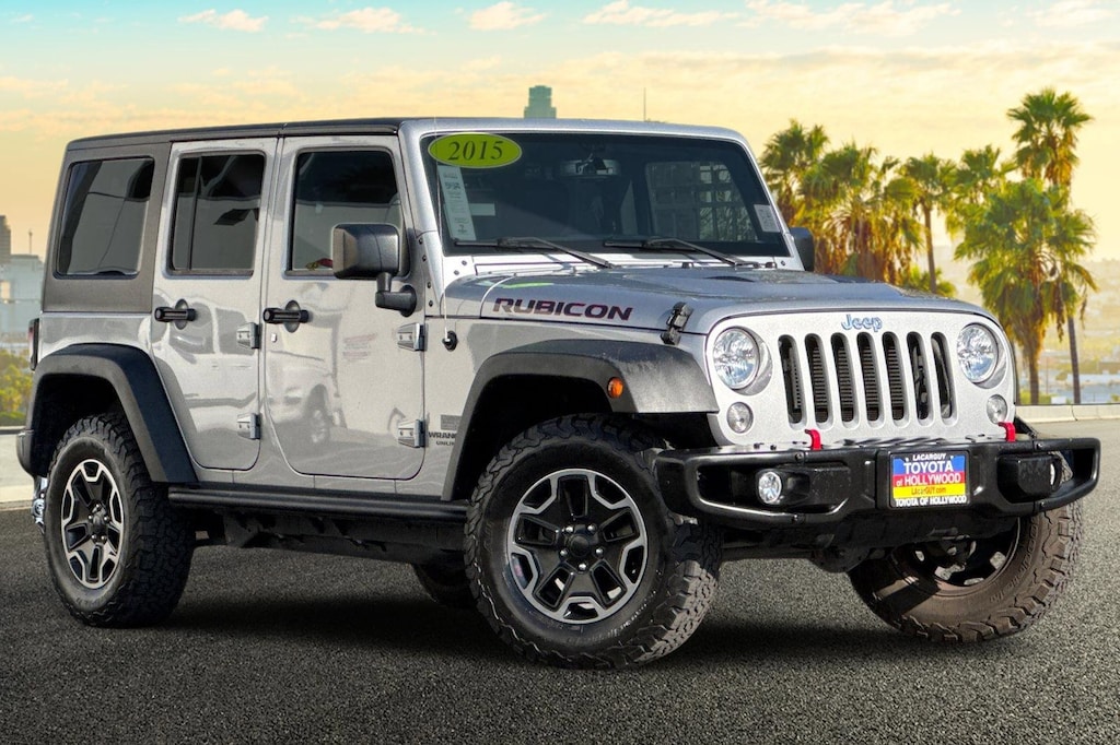2015 Jeep Wrangler Unlimited Rubicon photo 2
