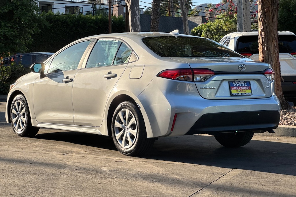 2023 Toyota Corolla LE photo 4