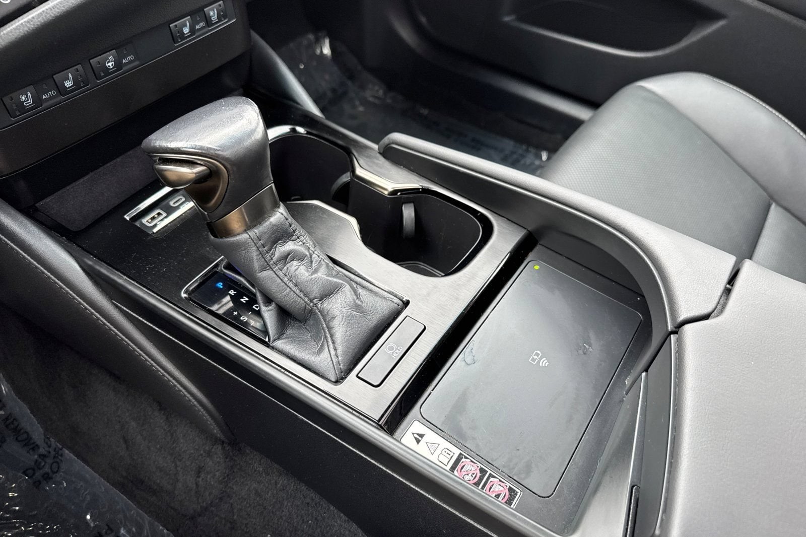 2023 Lexus ES 350 - Photo 22