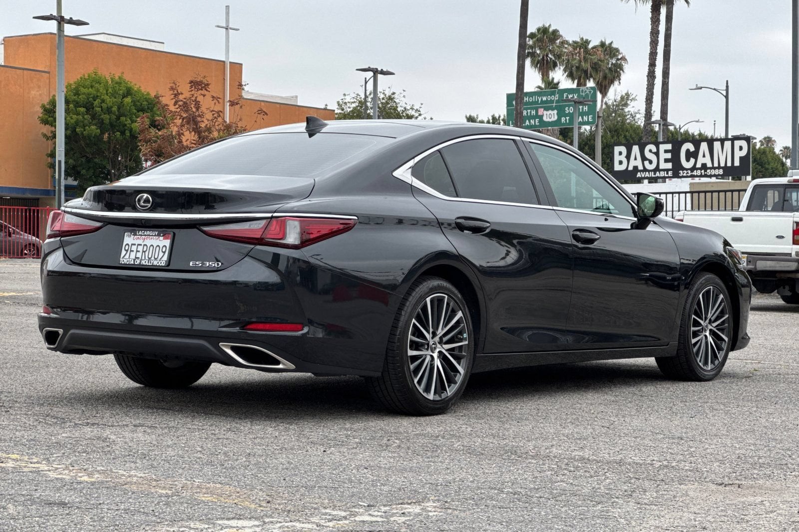 2023 Lexus ES 350 - Photo 4