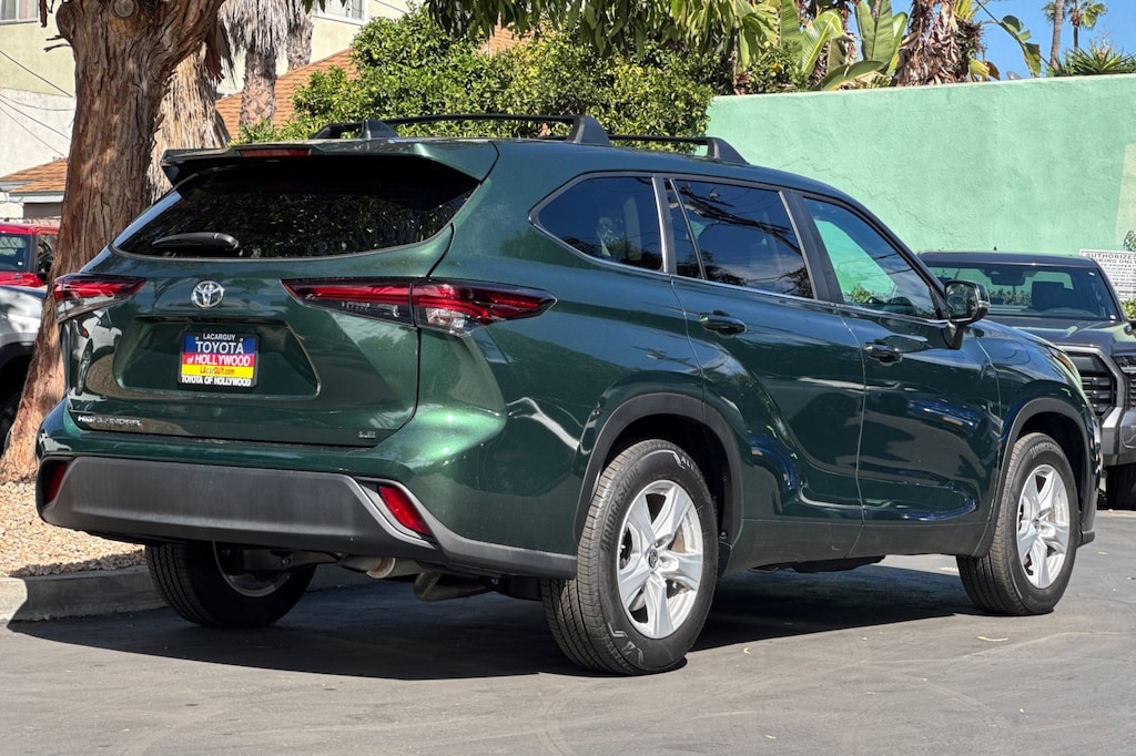 Used 2024 Toyota Highlander LE SUV