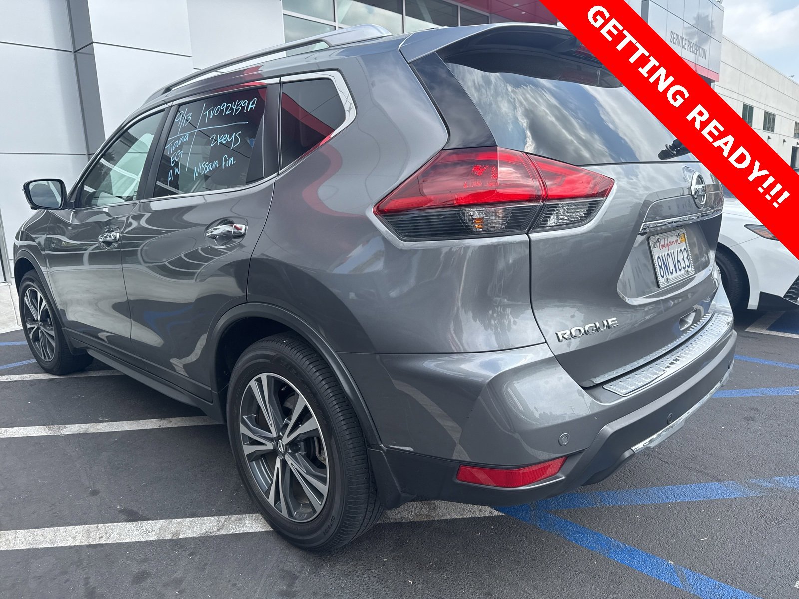2019 Nissan Rogue SV photo 4