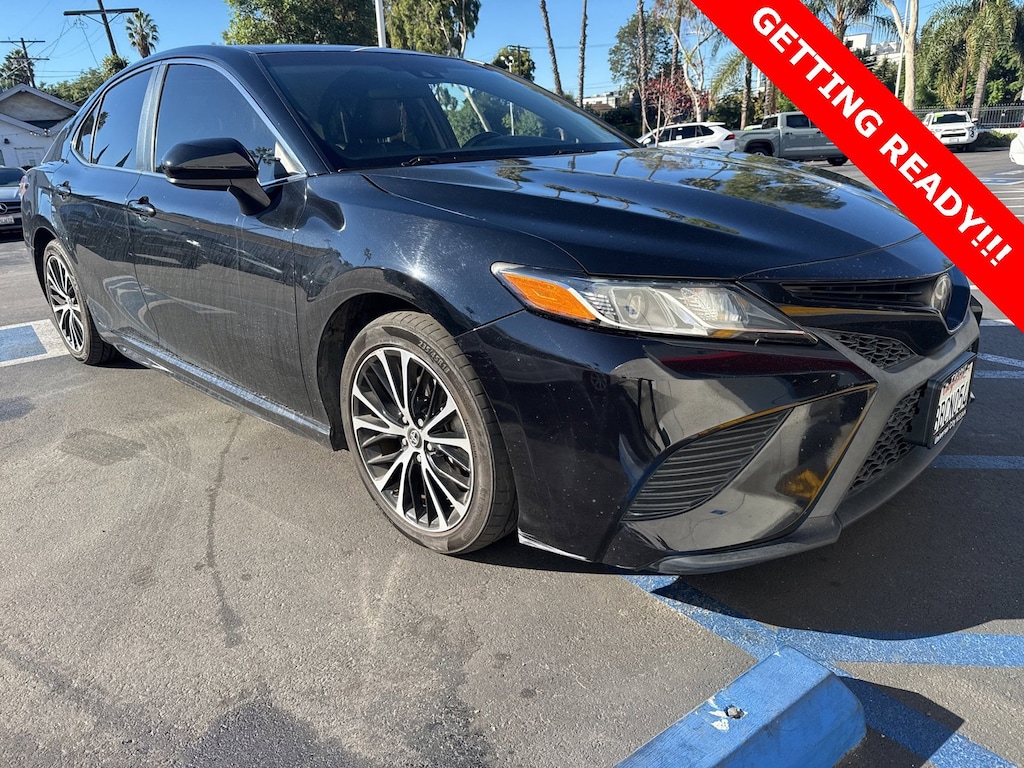 2018 Toyota Camry L photo 2