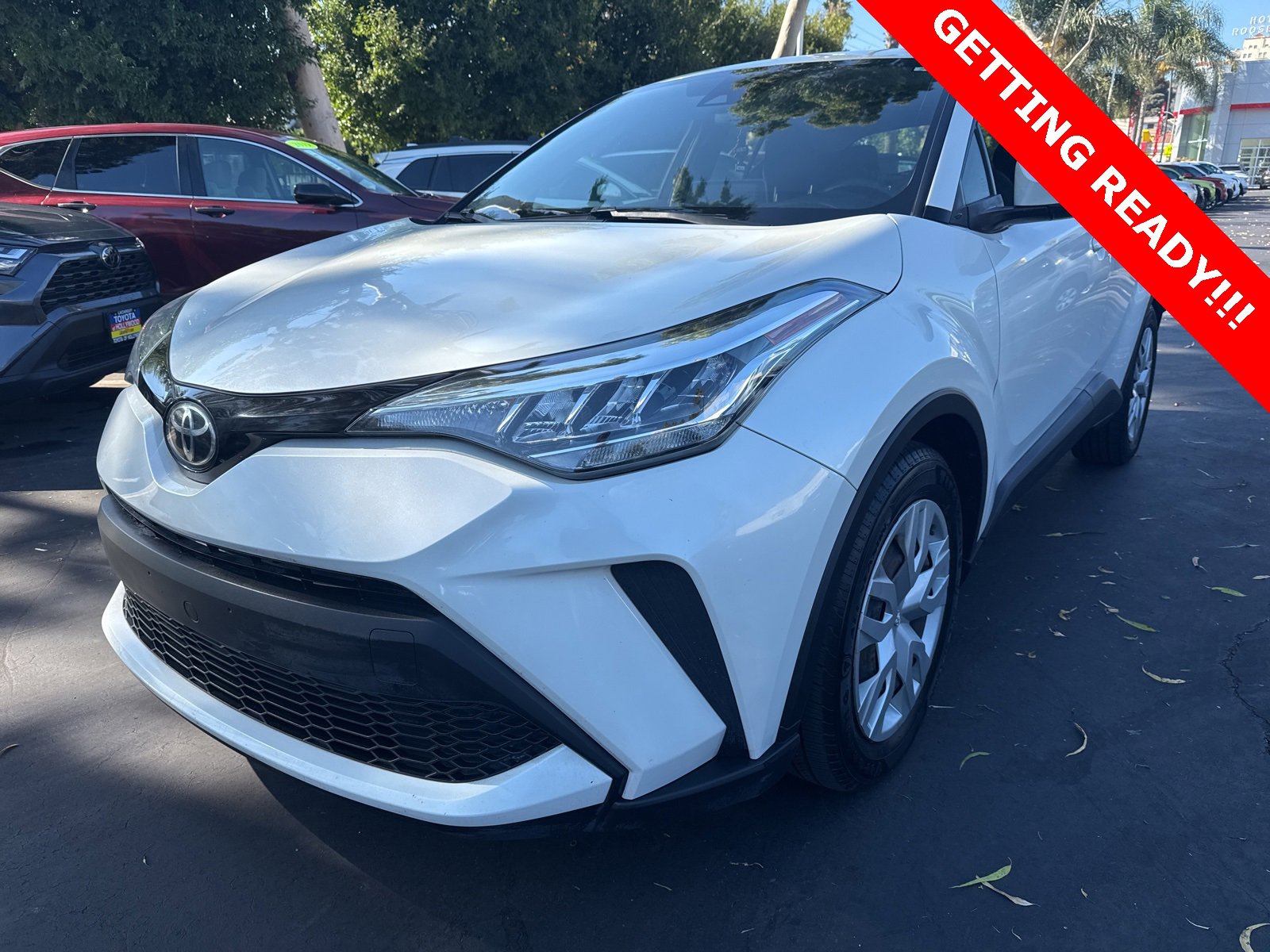 2021 Toyota C-HR LE photo 2