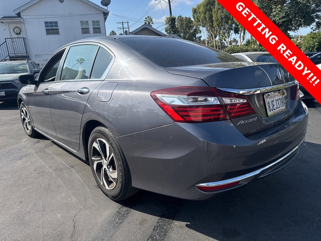 2017 Honda Accord LX photo 4