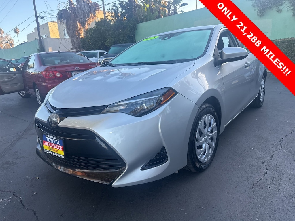 2018 Toyota Corolla L photo 2