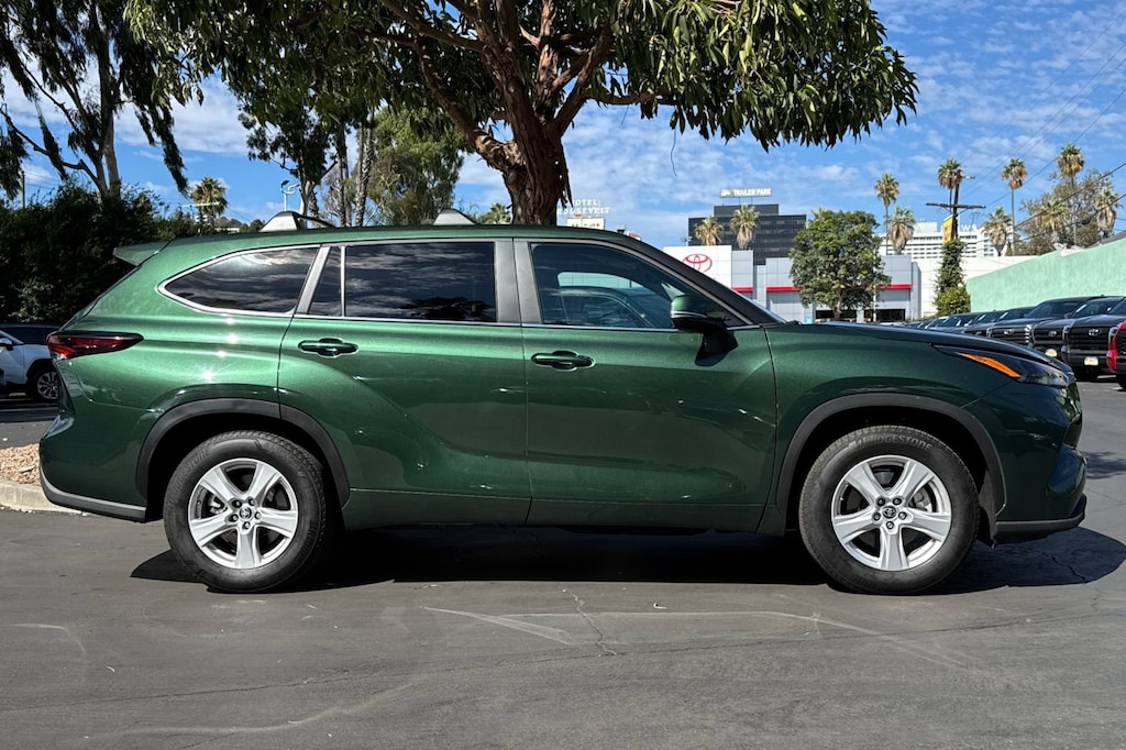 Used 2024 Toyota Highlander LE SUV