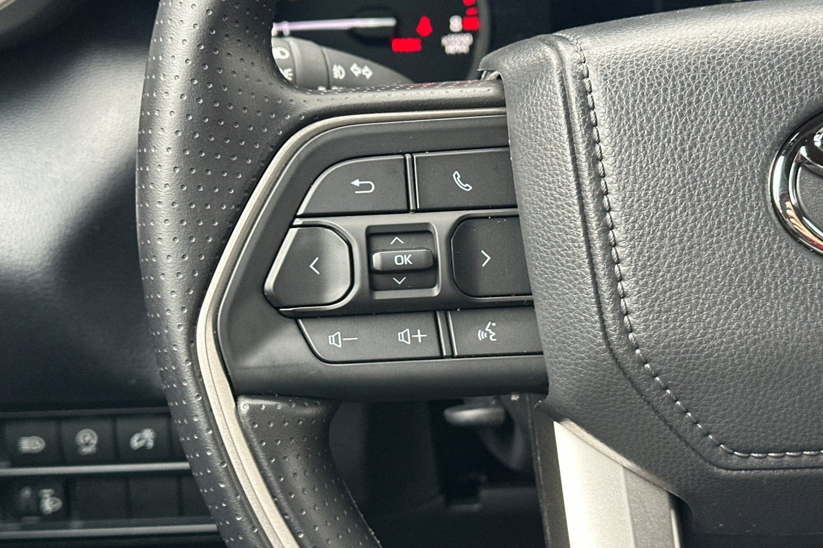 2025 Toyota Tundra SR5 - Photo 27