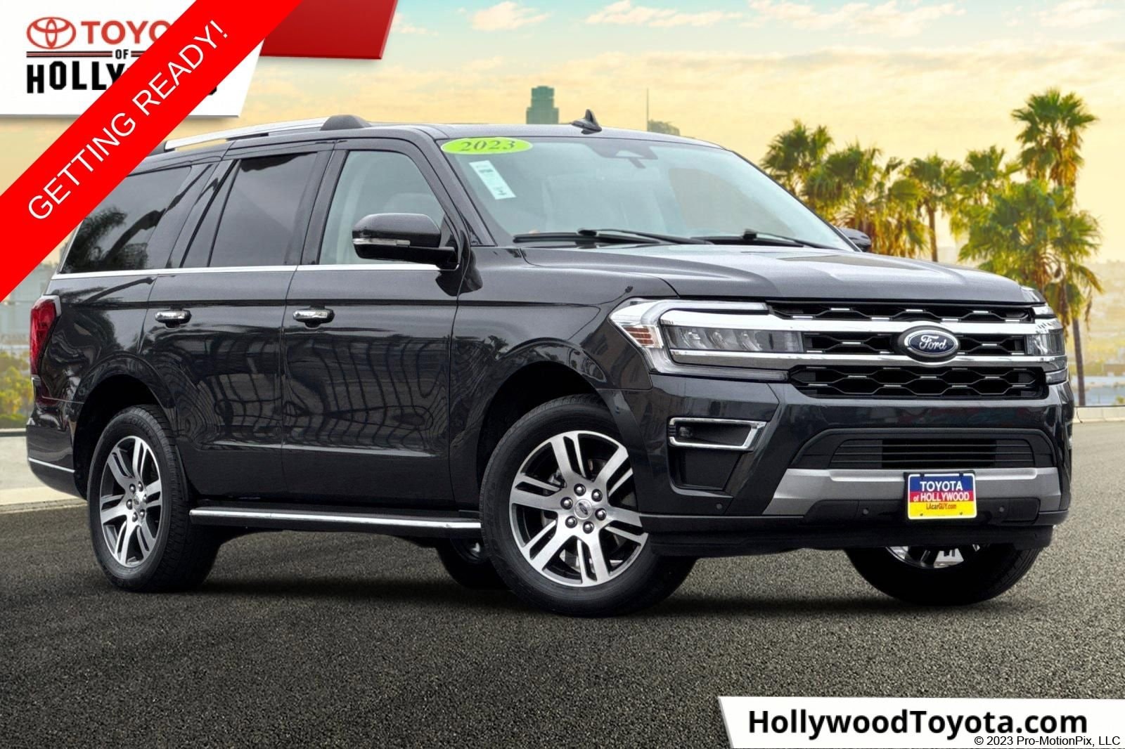 2023 Ford Expedition Limited's photo