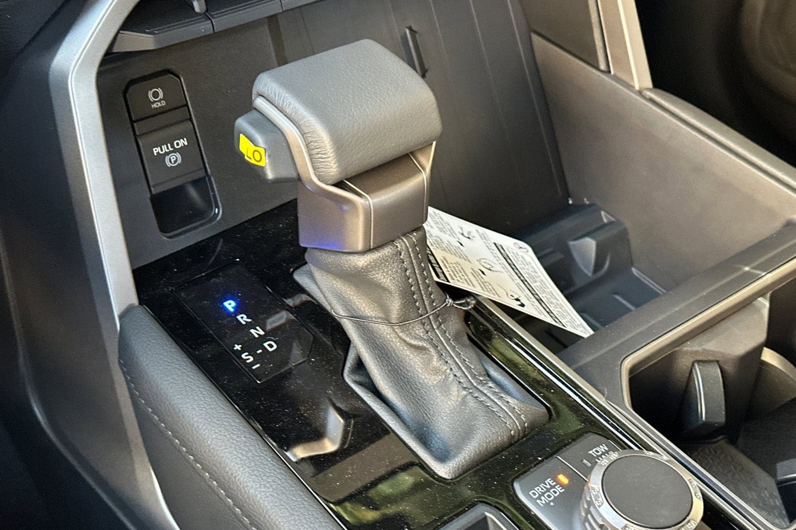 2025 Toyota Tundra Limited - Photo 22