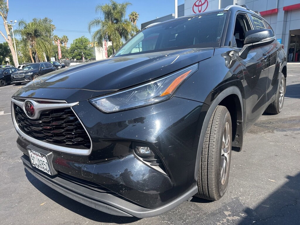 Used 2022 Toyota Highlander XLE SUV
