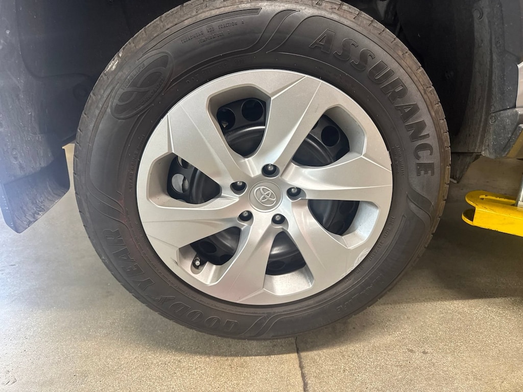 Used 2021 Toyota RAV4 LE SUV