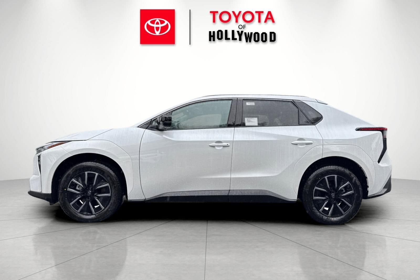 2026 Toyota bZ XLE - Photo 8