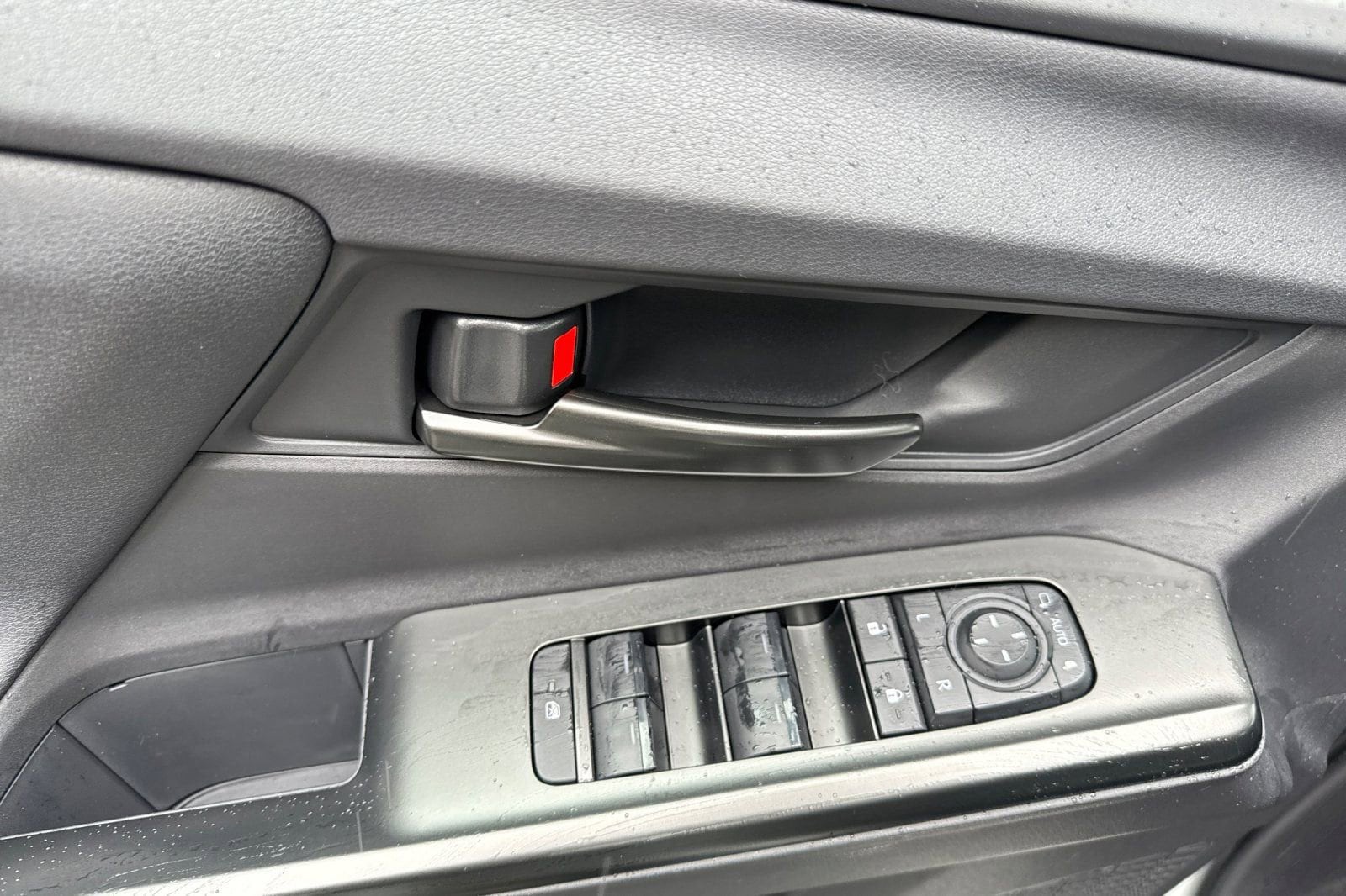 2026 Toyota bZ XLE - Photo 10