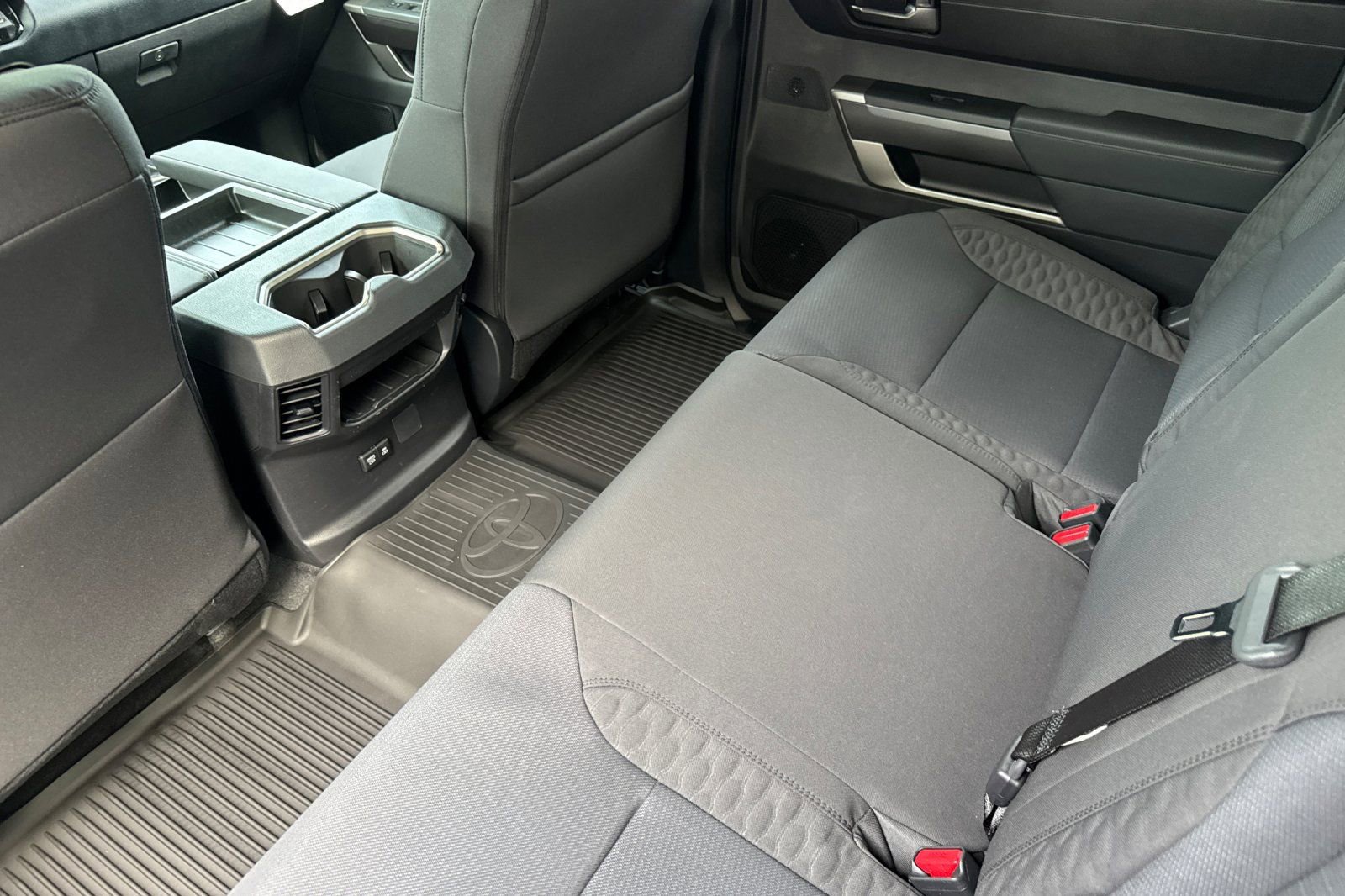 2026 Toyota Tundra SR5 - Photo 12