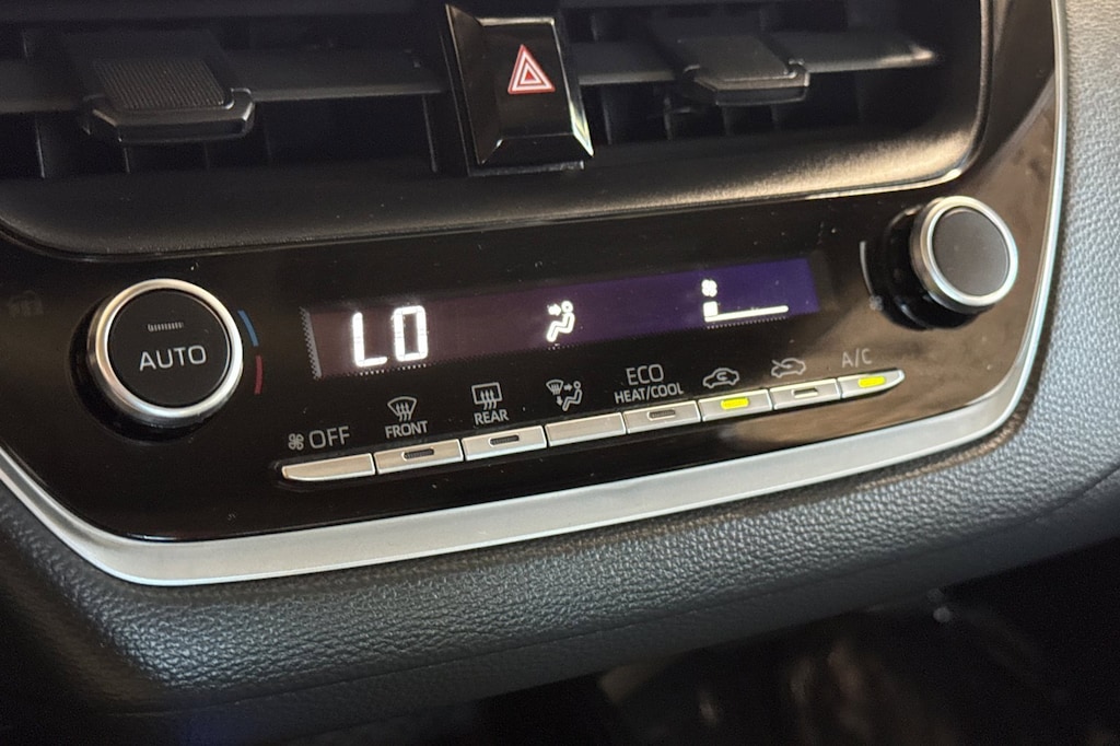 2023 Toyota Corolla LE photo 17
