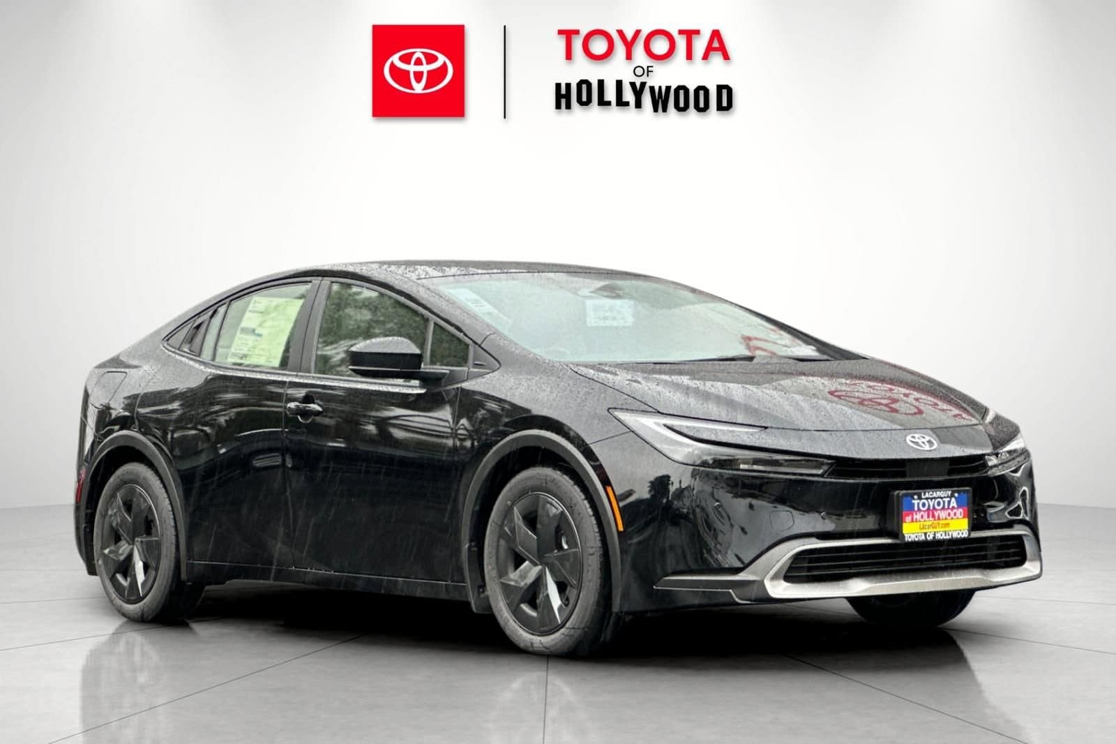 2026 Toyota Prius SE's photo