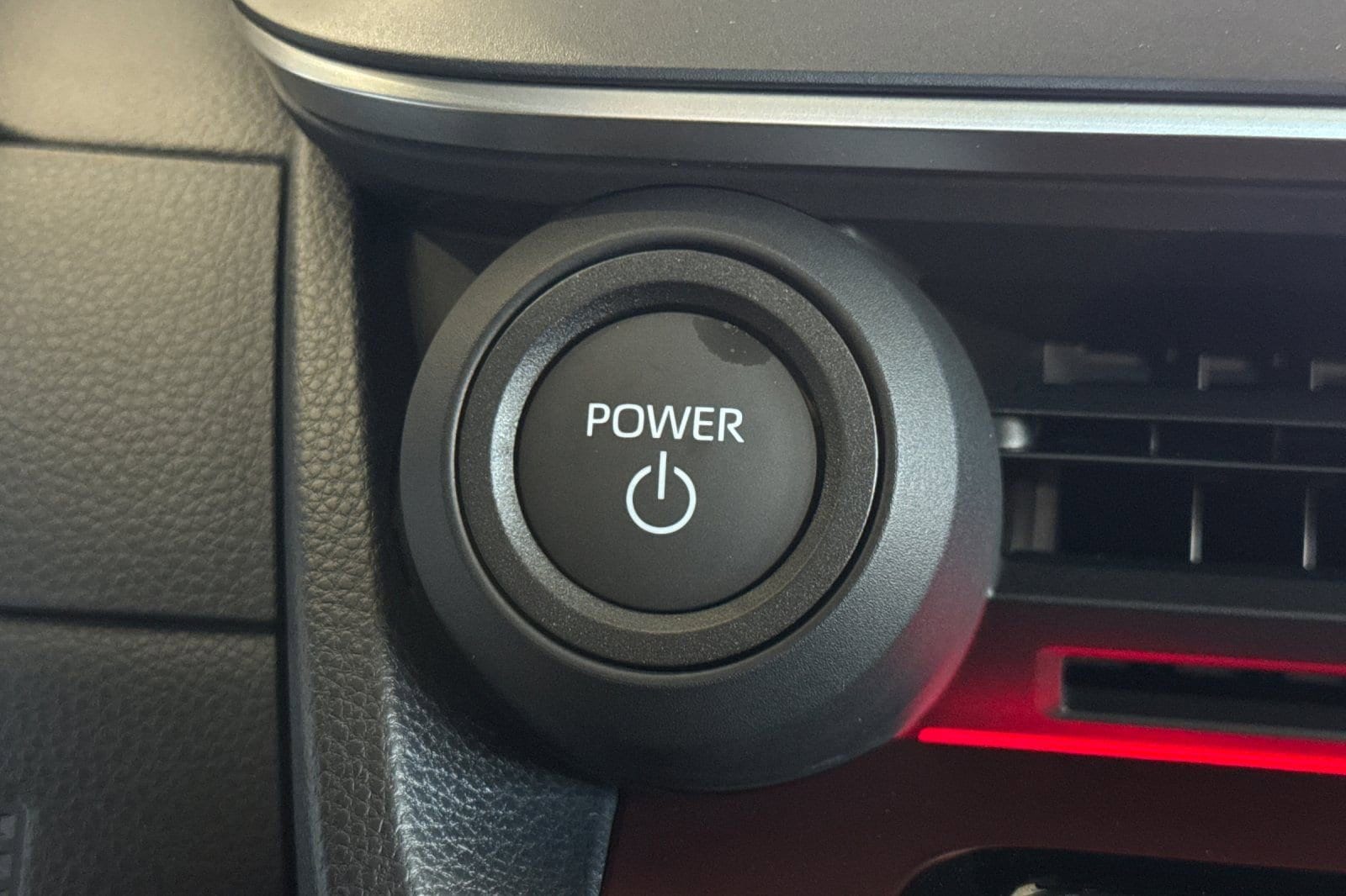 2026 Toyota Prius Plug-in Hybrid XSE - Photo 26