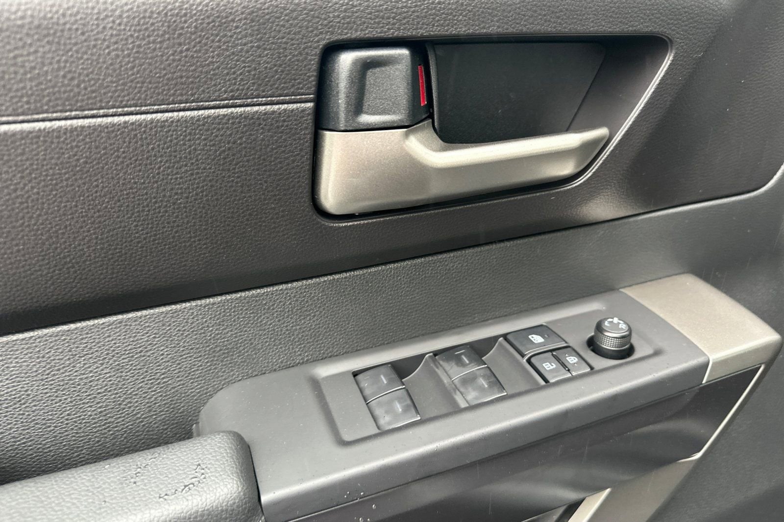 2025 Toyota Tundra SR5 - Photo 11
