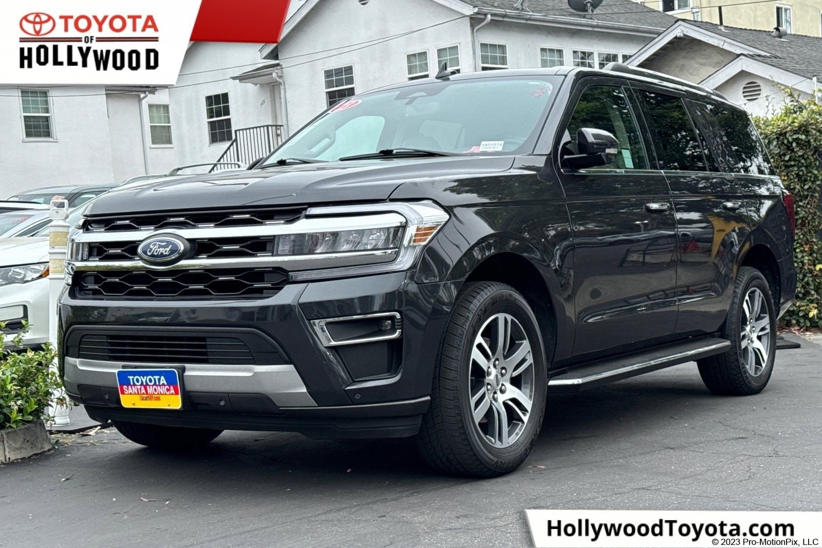 2023 Ford Expedition Limited's photo