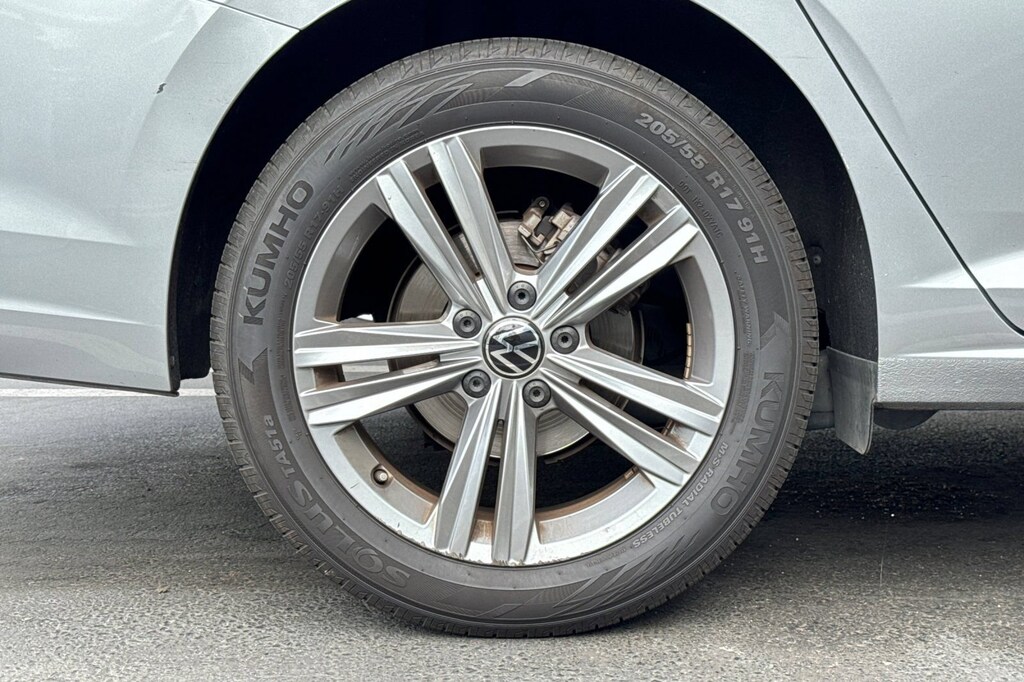 Used 2024 Volkswagen Jetta 1.5T SE Sedan