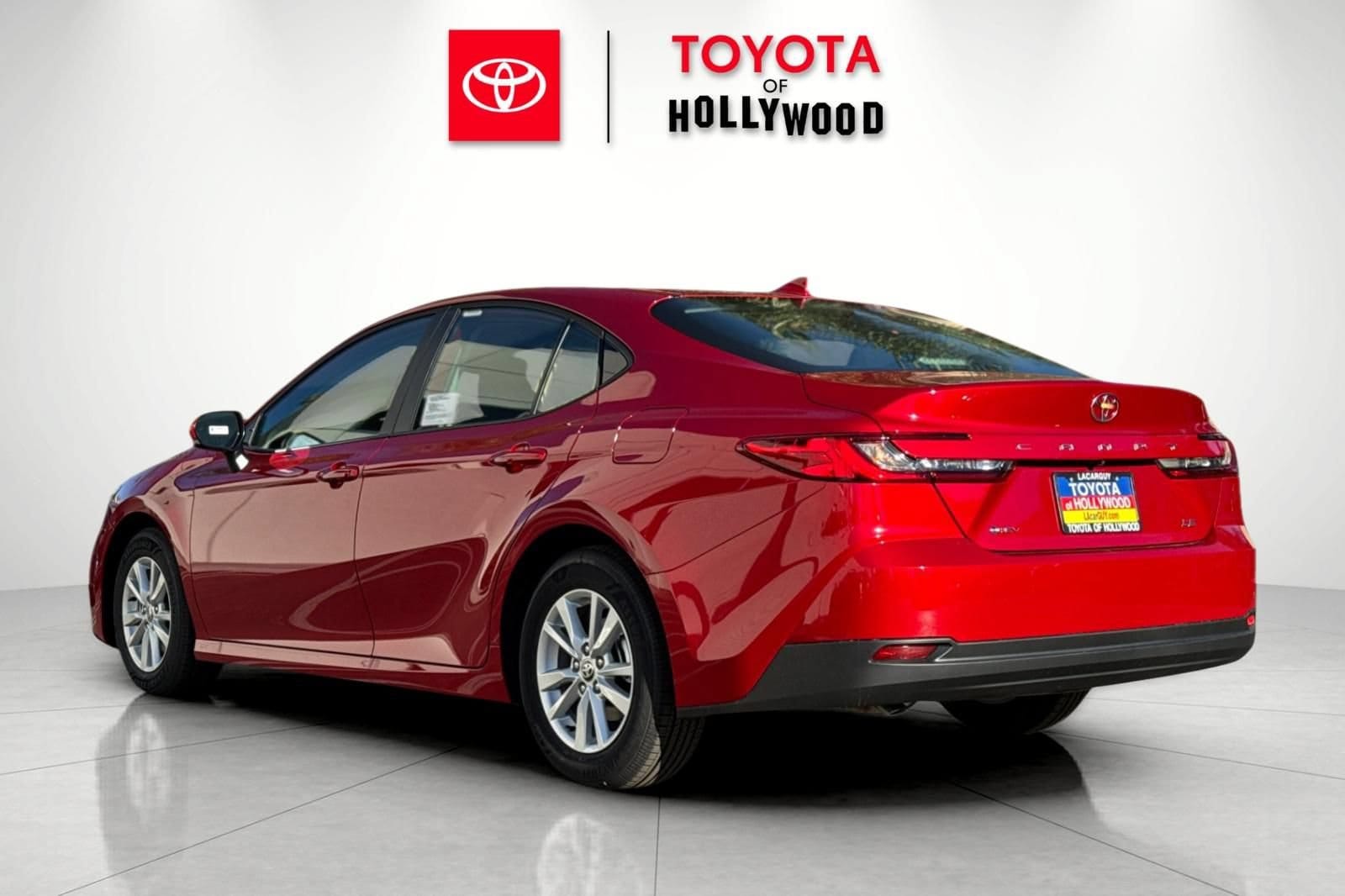2026 Toyota Camry LE - Photo 6