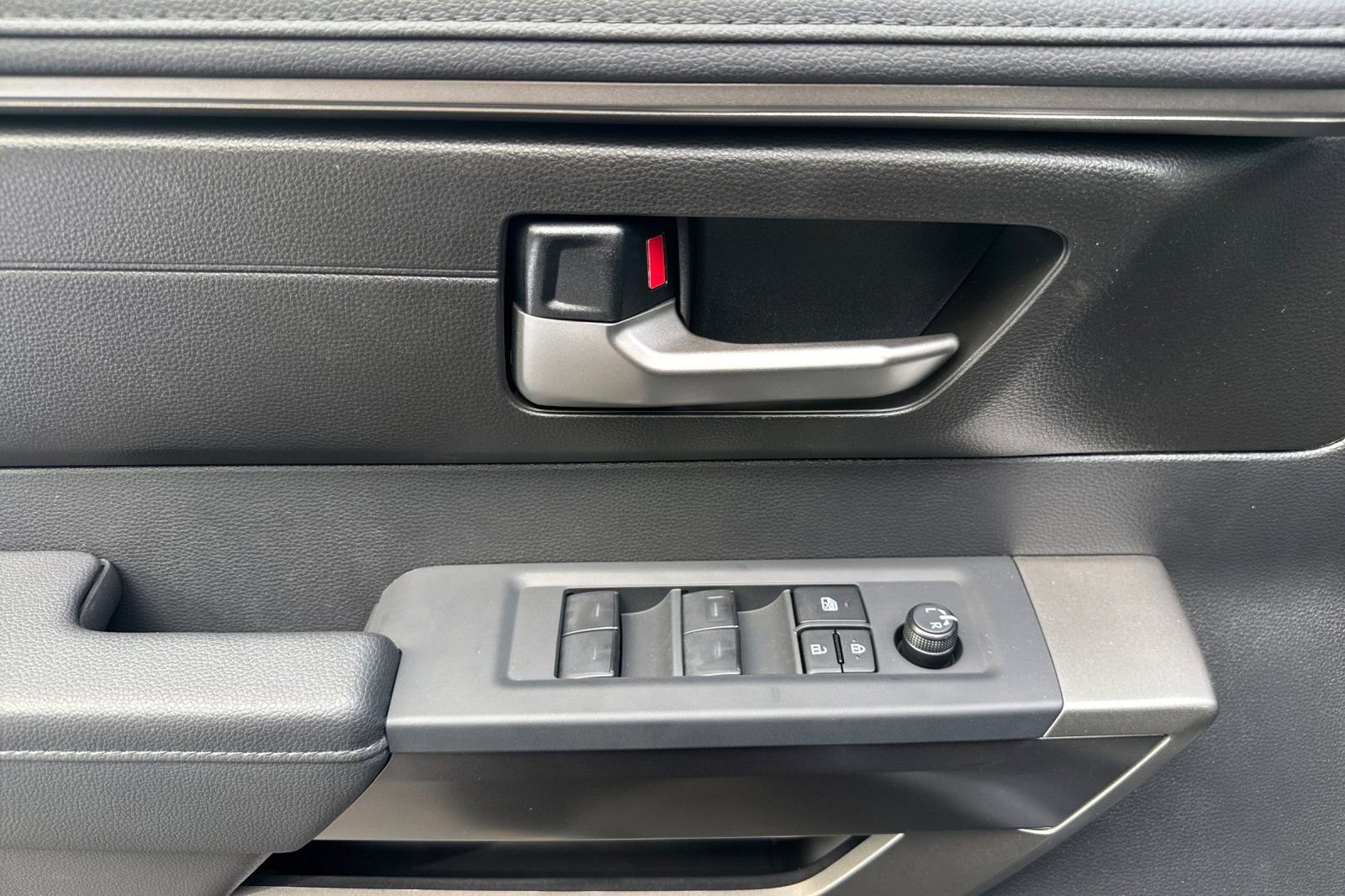 2026 Toyota Tundra SR5 - Photo 10