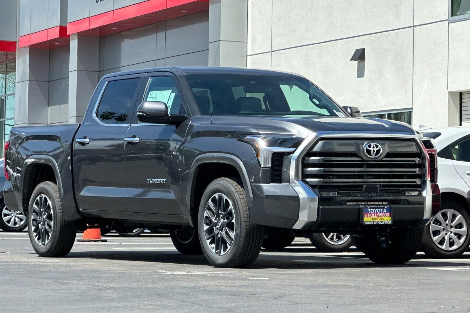 2025 Toyota Tundra LIMITED CREWMAX 5.5 
