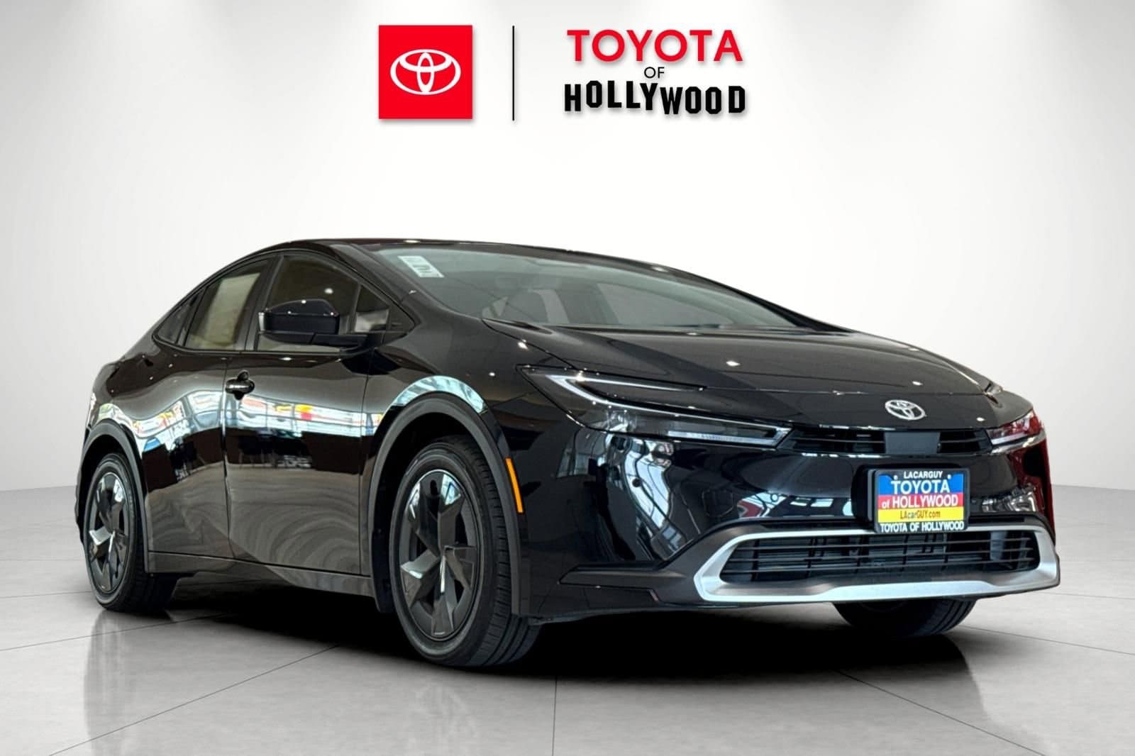 2026 Toyota Prius SE's photo