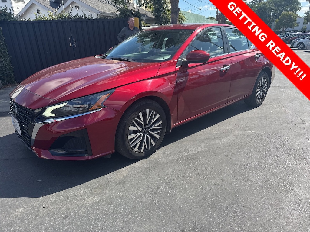 2023 Nissan Altima 2.5 SV photo 3