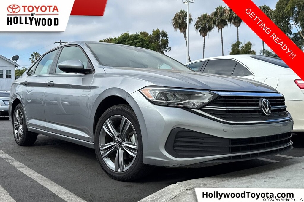 Used 2024 Volkswagen Jetta 1.5T SE Sedan