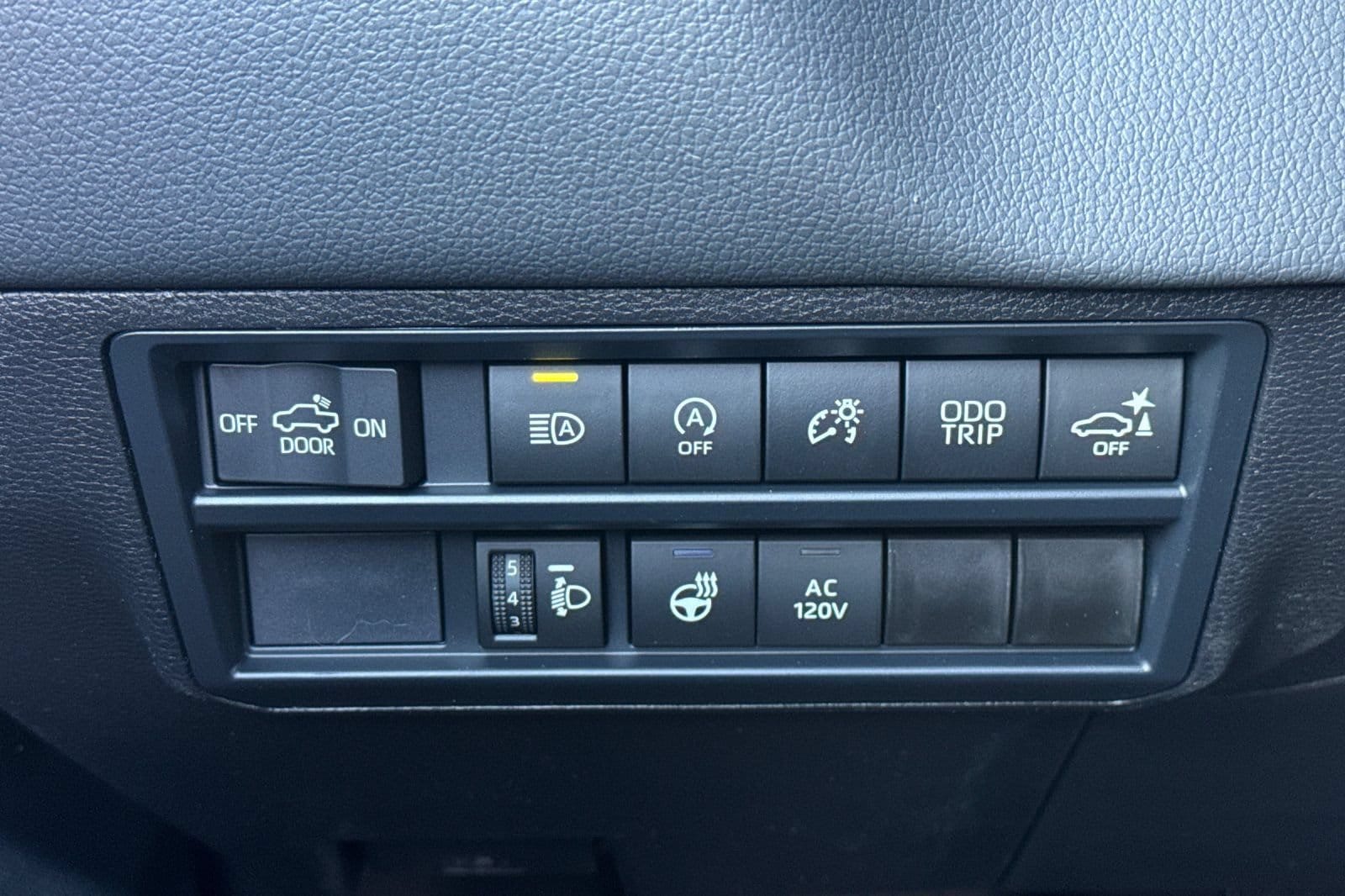2026 Toyota Tundra Limited - Photo 29