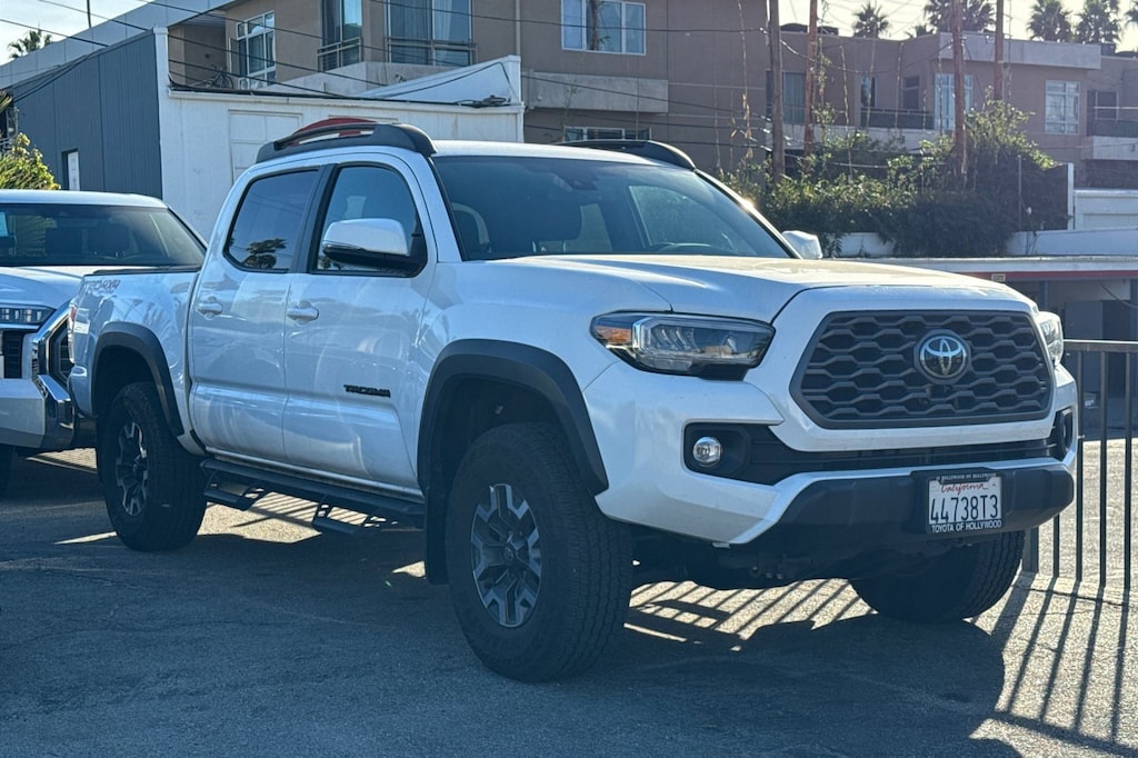 2023 Toyota Tacoma TRD V6 4x4 photo 2
